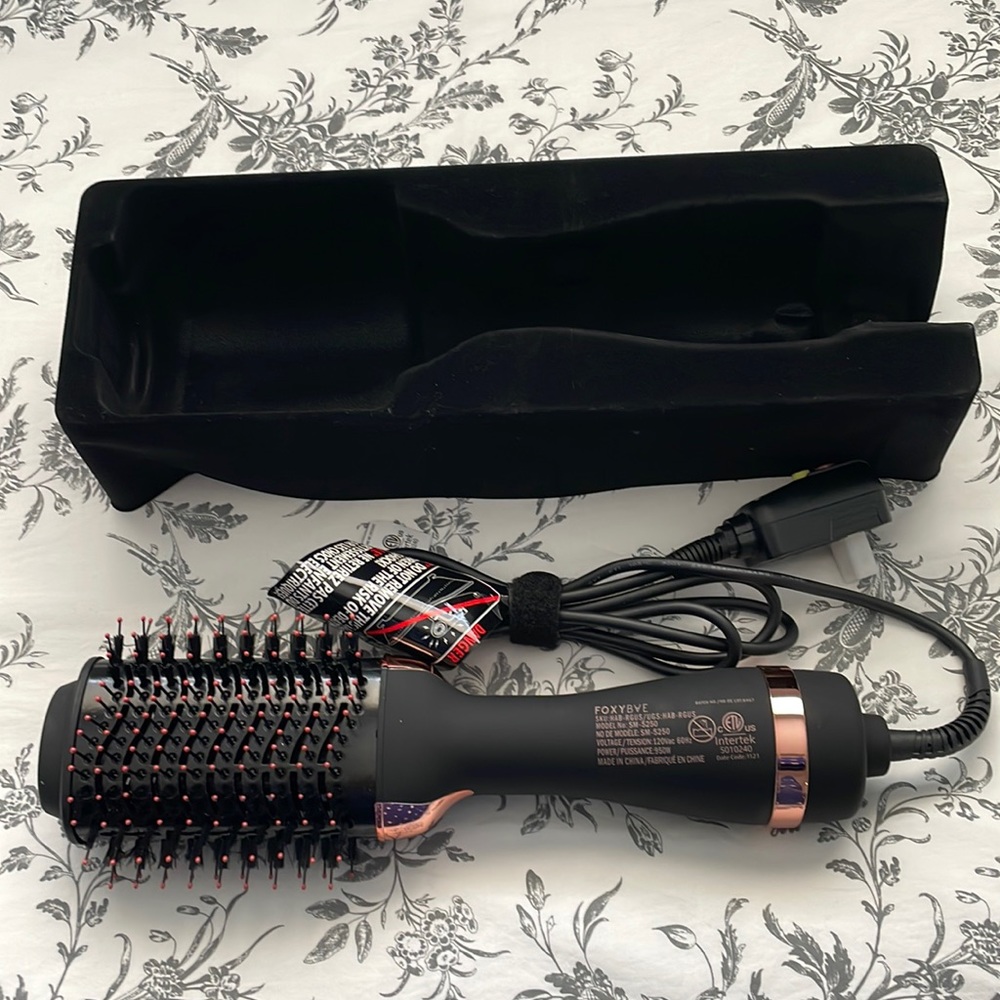 FOXYBAE Rose Gold Blowout Dryer Brush$89